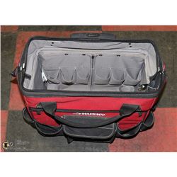 HUSKY ROLLING TOOL CASE WITH EXTENDING HANDLE