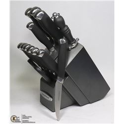 14-PC FARBERWARE KNIFE SET IN BLOCK -