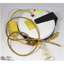 RETRACTABLE EXTENSION CORD REEL