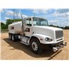 Image 4 : 2002 FREIGHTLILNER FL112 Water Truck