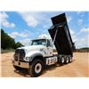 Image 16 : 2019 MACK GR64F Dump Truck