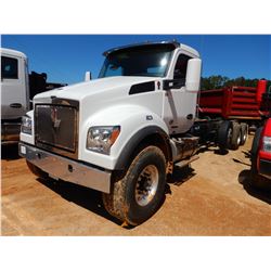2020 KENWORTH T880 Cab and Chassis Truck