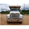 Image 3 : 2015 MACK GU713 Dump Truck