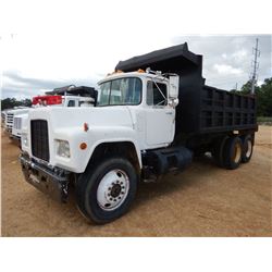 1981 MACK RD Dump Truck