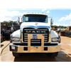 Image 3 : 2020 MACK GR64F Roll Off Truck