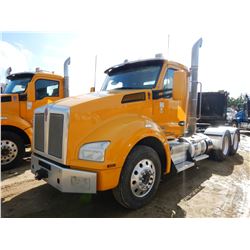 2016 KENWORTH T880 Day Cab Truck