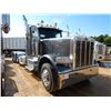 Image 2 : 2015 PETERBILT 389 Day Cab Truck