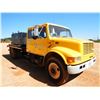 Image 4 : 1999 INTERNATIONAL 4700 Water Truck