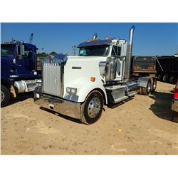 2016 KENWORTH W900L Day Cab Truck