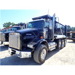 2020 KENWORTH T800 Dump Truck