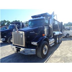 2020 KENWORTH T800 Dump Truck