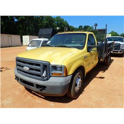 2005 FORD F350 Flatbed Truck