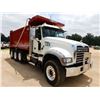 Image 2 : 2015 MACK GU713 Dump Truck