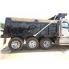 Image 12 : 2016 PETERBILT  Dump Truck