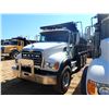 Image 1 : 2005 MACK CV713 Dump Truck