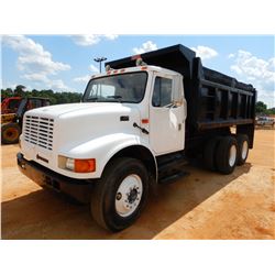 1995 INTERNATIONAL 4900 Dump Truck
