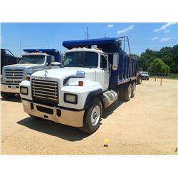 1996 MACK  Dump Truck