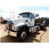 Image 1 : 2020 MACK GR64F Roll Off Truck