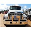 Image 3 : 2020 MACK GR64F Roll Off Truck