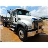 Image 2 : 2020 MACK GR64F Roll Off Truck