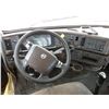 Image 15 : 2013 VOLVO  Day Cab Truck
