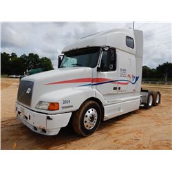 2000 VOLVO  Sleeper Truck
