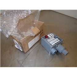 ALLEN BRADLEY 836T-T253JX9 BULLETIN 836T PRESSURE CONTROL COMMANDE A PRESSION