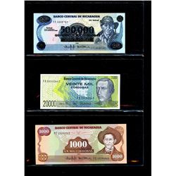 World Banknote Lot;  Lot of approx 30 notes Nicaragua.  See images.