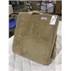 Image 1 : Brookstone 4-in-1 Wedge Pillow