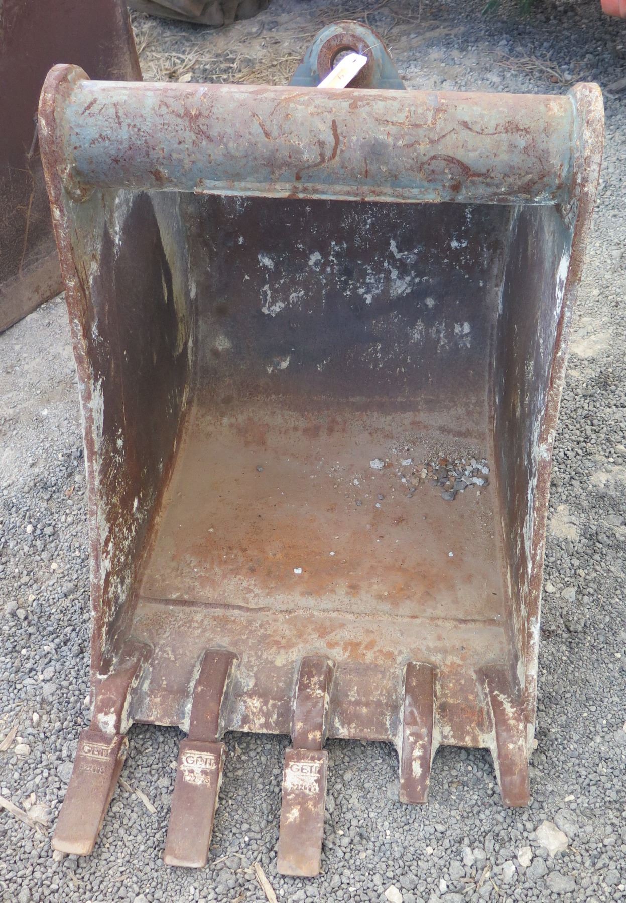 Bucket Missing Bucket Attachment, 23