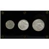 Image 2 : Lot of three Great Britain silver coins of Victoria (halfcrown, florin, shilling) in Lucite display,