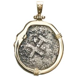 Lima, Peru, cob 2 reales, 1723M, ex-Princess Louisa (1743), mounted pillars-side out in 14K gold bez