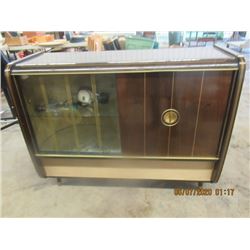 Lowe Opta Cabinet Radio/Record Player w Lighted Bar Area- Vintage