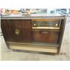 Image 2 : Lowe Opta Cabinet Radio/Record Player w Lighted Bar Area- Vintage