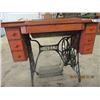 Image 2 : Treadle Singer Sewing Machine - Vintage