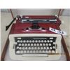 Image 2 : Royal Typewriter- Vintage