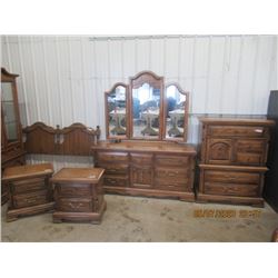Oak 5 Pc Bedroom Suite- Modern Dresser w Tri Mirror, Highboyo Dresser, 2 Night Tables Headboard