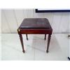 Image 1 : SMALL BROWN STOOL