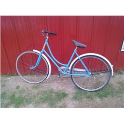CCM WOMEN'S BLUE BICYCLE
