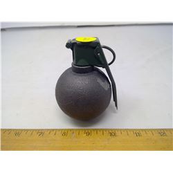 DISPLAY APPLE GRENADE