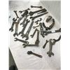 Image 1 : LOT OF OVER 25 VINTAGE TOOLS