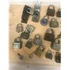Image 3 : LOT OF VINTAGE LOCKS - SOME KEYS