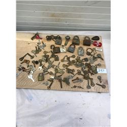 LOT OF KEYS AND LOCKS - VINTAGE - LARGE QUANTITY