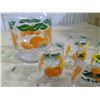 Image 4 : VINTAGE ORANGE JUICE CONTAINER AND 4 GLASSES