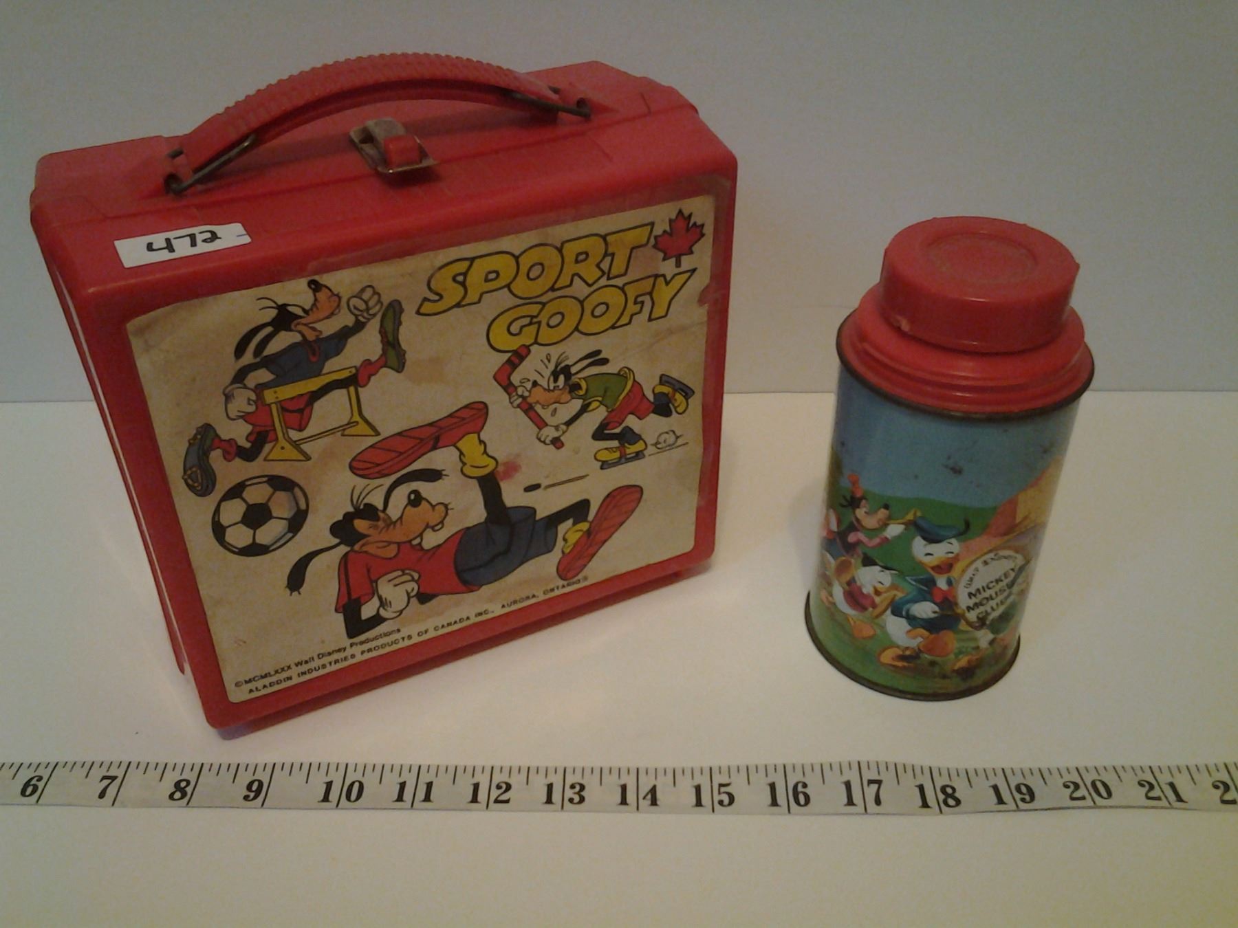 VINTAGE WALT DISNEY / MICKEY MOUSE THERMOS SPORTS GOOFY LUNCH BOX (ALADDIN)