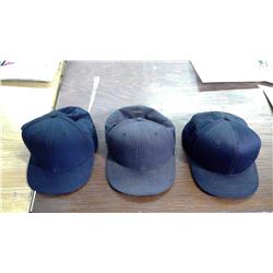 3 BLACK FLAT BEAK CAPS