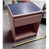 Image 1 : NIGHT STAND