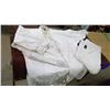 Image 1 : MARTIAL ARTS GI W/ WHITE BELT - SIZE 7