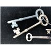 Image 2 : 4 SKELETON KEYS W/ KEY RING