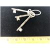 Image 1 : 3 SKELETON KEYS ON KEY RING